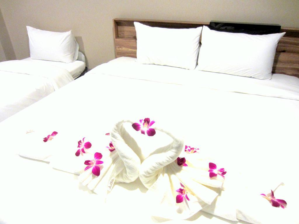 Life Grand Chiang Mai Hotel Exterior foto