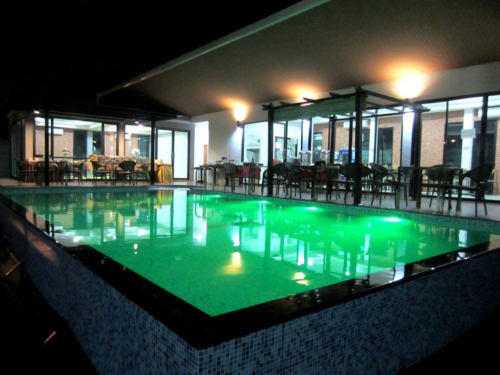 Life Grand Chiang Mai Hotel Exterior foto