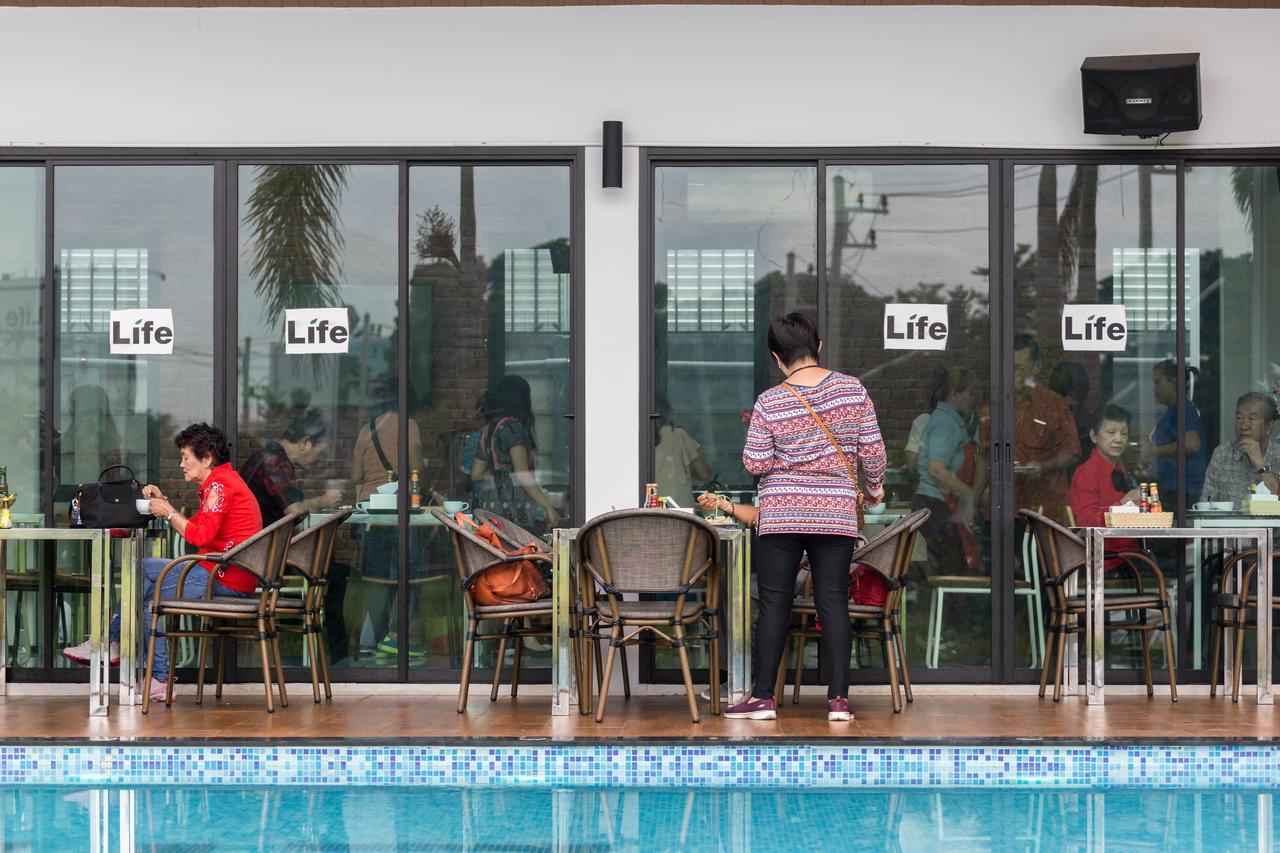 Life Grand Chiang Mai Hotel Exterior foto